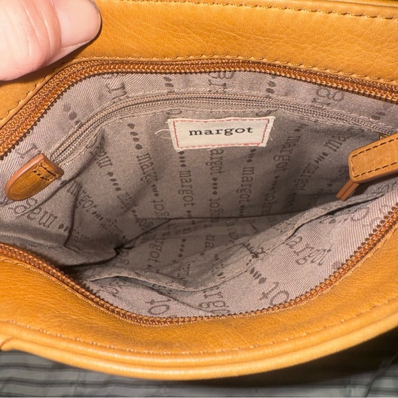 Margot New York tan brown Leather Heritage Front Pocket Crossbody, Zip Close - Picture 7 of 7